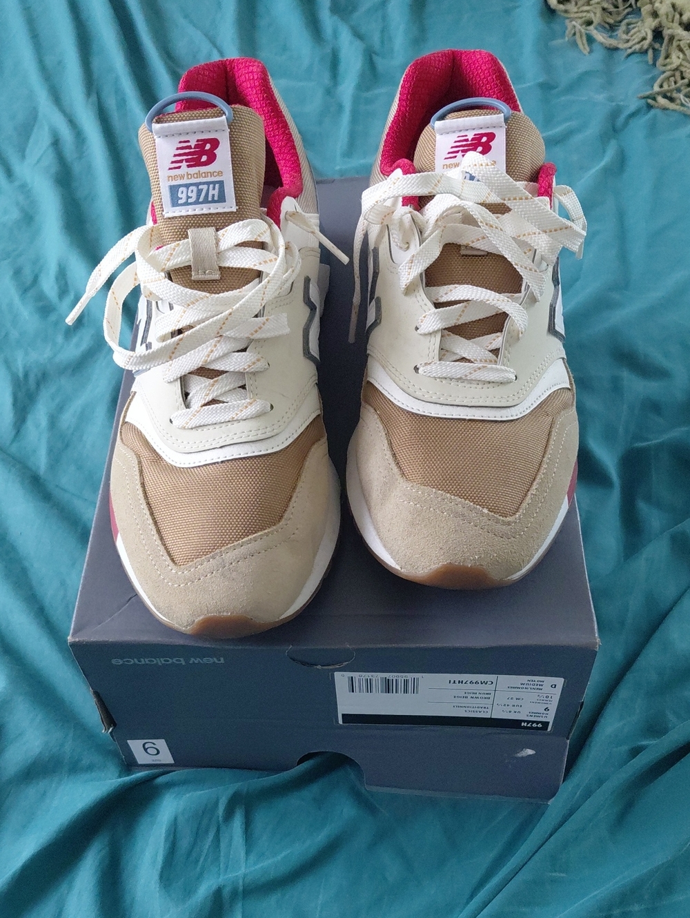 New Balance 997H Mens Beige with Pink Lining Sneakers